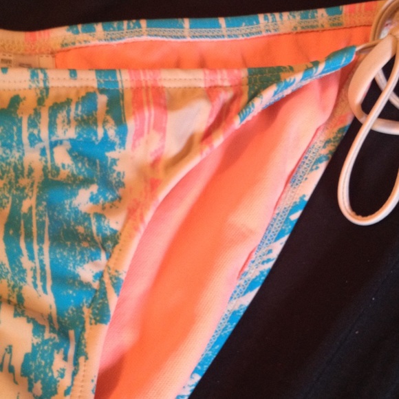 String Multi-Colored Bikini Bottom - Picture 2 of 3