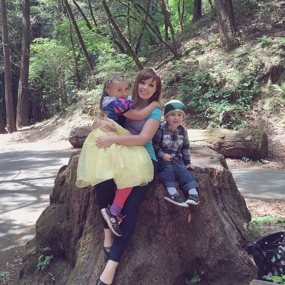 ✨🎀Meet your Posher🎀✨ - Picture 2 of 4