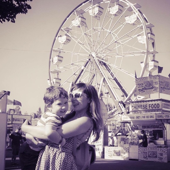 ✨🎀Meet your Posher🎀✨ - Picture 4 of 4