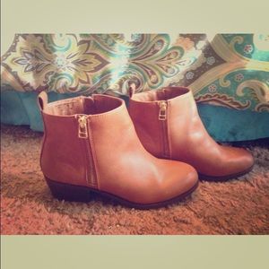Short brown boots!
