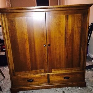 Entertainment center