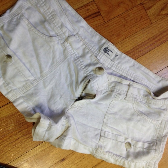 American Eagle white shorts