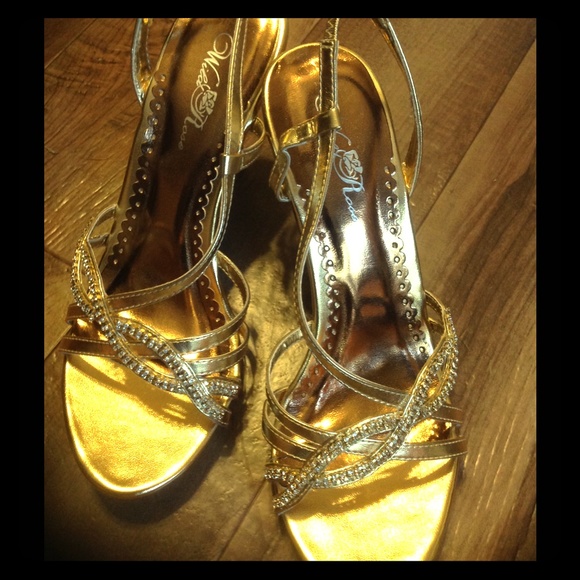 *NIBWT* Wild Rose Gold/Crystal Slingbacks!!