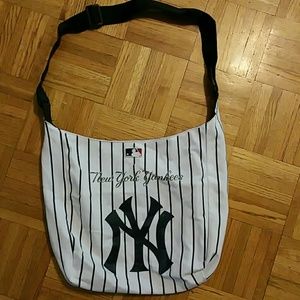 Yankees purse