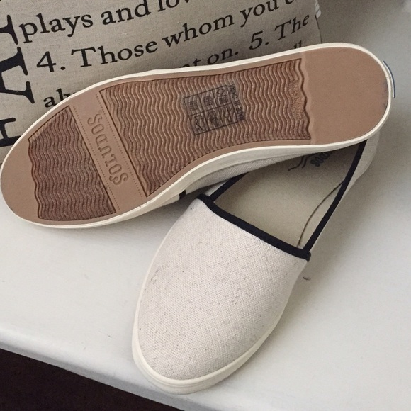 Brand new beige and black flats - Picture 3 of 3