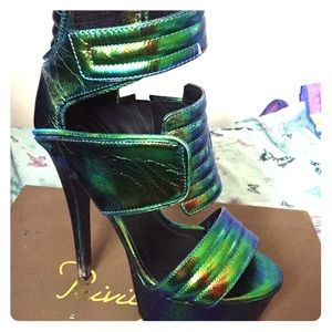 Green iridescent