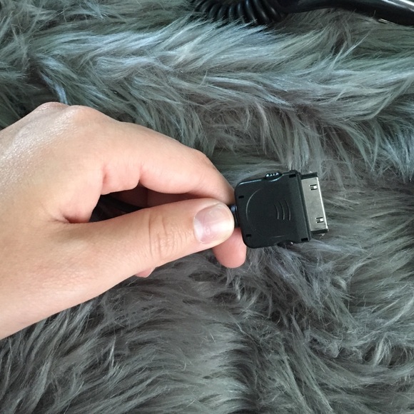 i phone 4 car charger - Picture 3 of 3