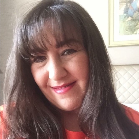 Meet Your Posher, Tara! - Picture 3 of 3