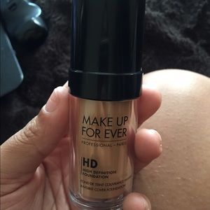 Makeup forever HD foundation in n170