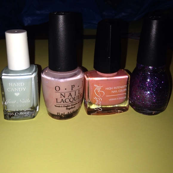 Bundle of nail polishes - Picture 1 of 3