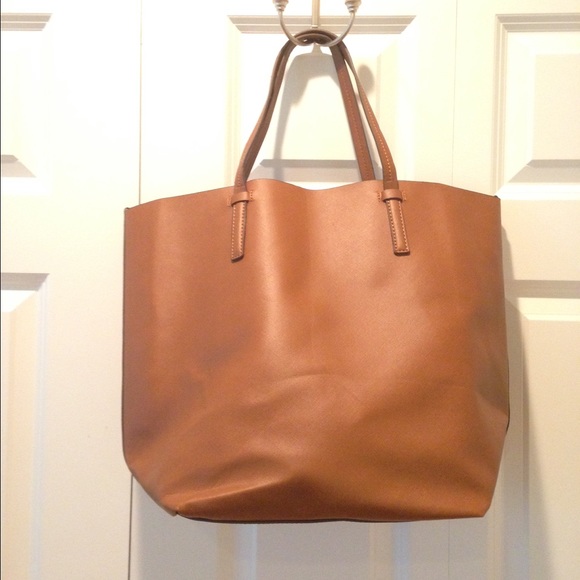 Tan tote