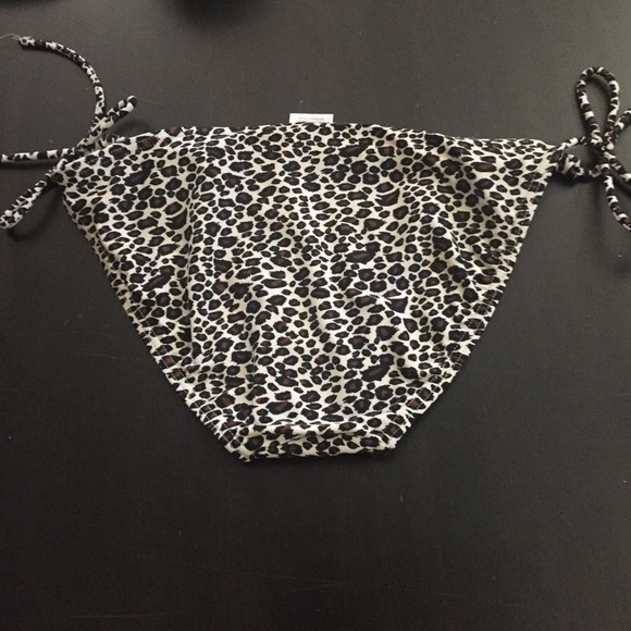 baiting suit bottoms! - Picture 2 of 3