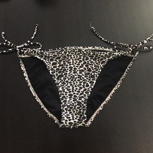 baiting suit bottoms!