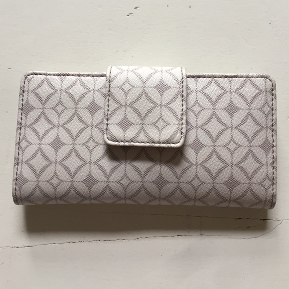 VEUC Fossil Sydney Tab Clutch