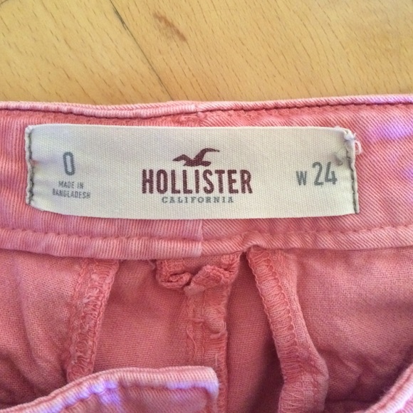 Salmon colored hollister shorts - Picture 3 of 3