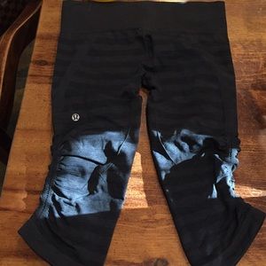 BUNDLE lulu lemon in the flow crop