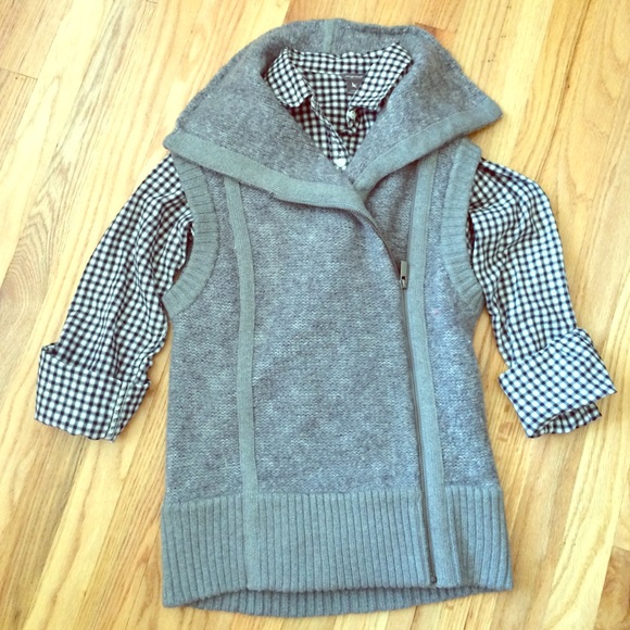 Banana Republic grey side zip sweater vest