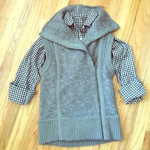 Banana Republic grey side zip sweater vest