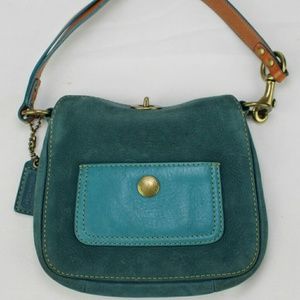 Style: Chelsea.Black pebble leather with brown lea