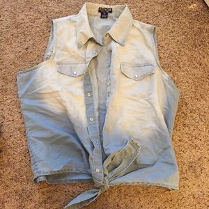 Ombre denim button up 💙 NWOT