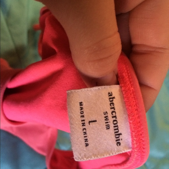 Bathing suite - Picture 3 of 4