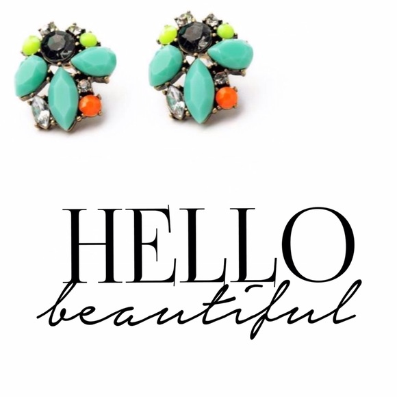 Naomi Cluster Earrings