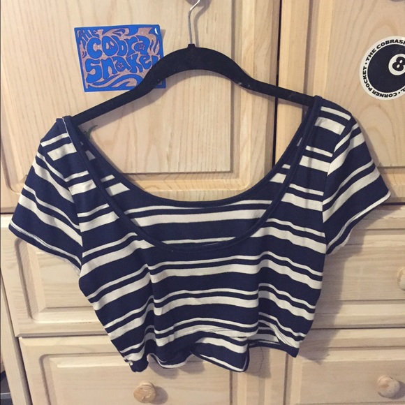 Striped Crop Top - Picture 2 of 2