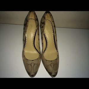 Coach Caya C Monogram Pumps Size 9