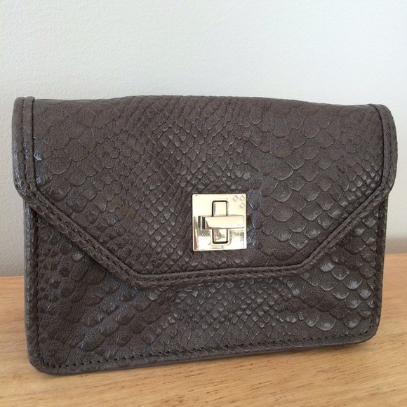 Jewell: Miss Madrid Clutch - Picture 2 of 4