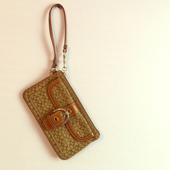 Coach Signature Wristlet in Tan/ Brown