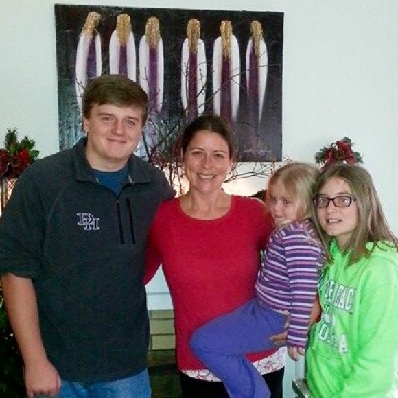 Meet Your Posher! 🌼🍀💐 - Picture 2 of 4