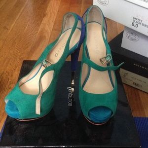 Boutique9 Multi Green Heels
