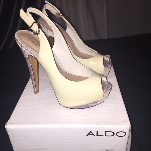 RELISTING: ALDO peep toe heels off white size 6.5
