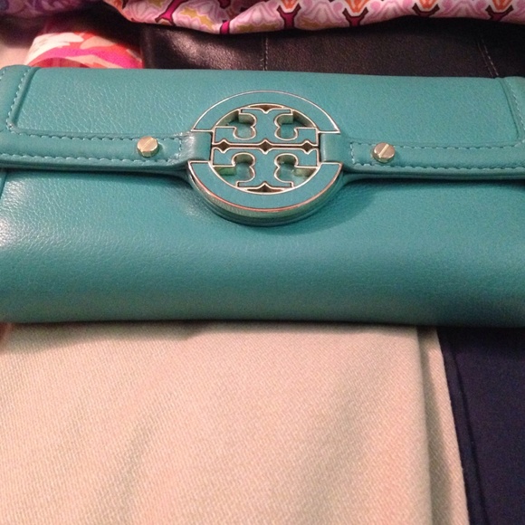 Tory burch wallet