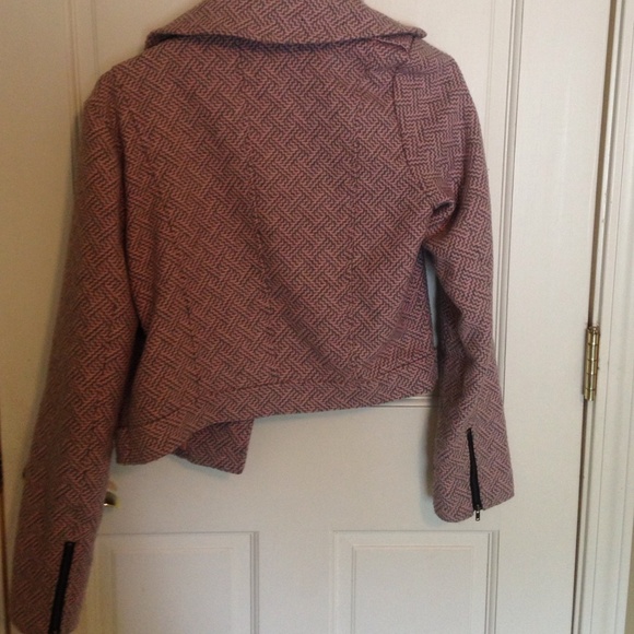 Blazer - Picture 2 of 3