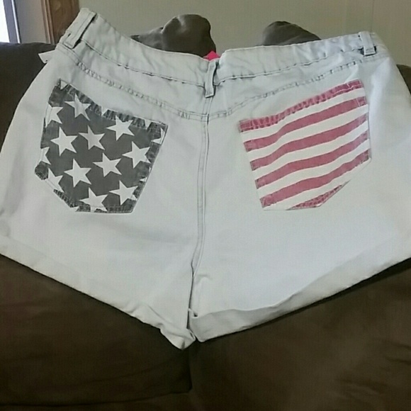 NWT CUTE AMERICAN FLAG SHORTS - Picture 3 of 4