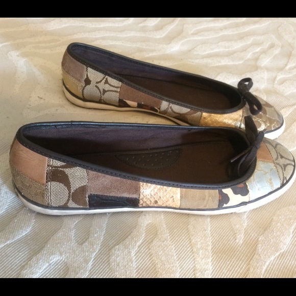 Coach flats