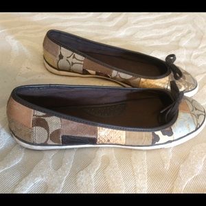 Coach flats