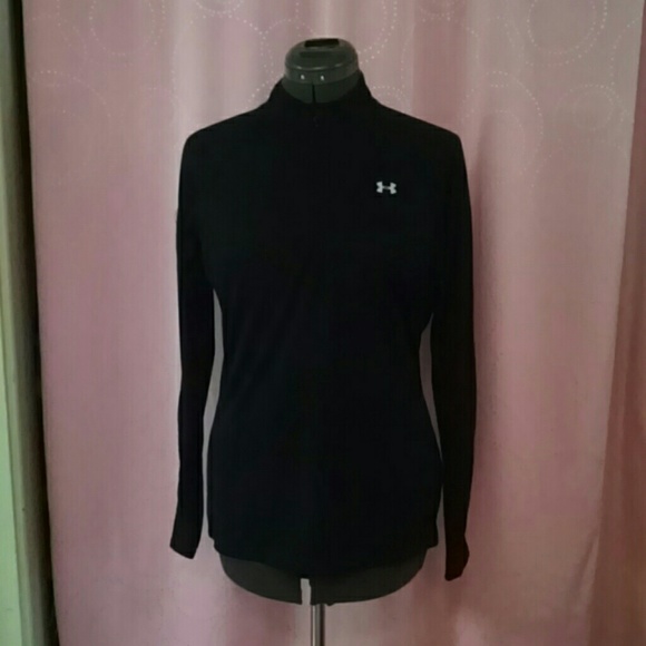 Under Armour All Season Semi-fitted Black Top
