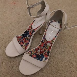 Steve Madden Ankle Strap Sandal Heels SZ 6