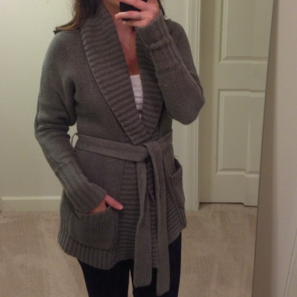 Chunky grey sweater from Express. XS