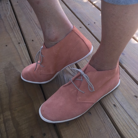Orange fashion shoes