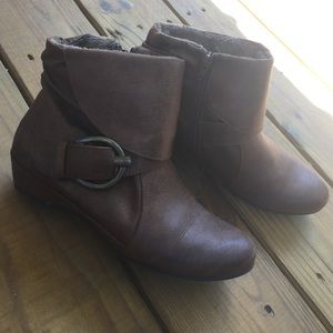 Brown short boot
