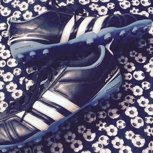Adidas Mens soccer cleats sz13