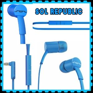 Sol Republic Ear Headphones with mic.