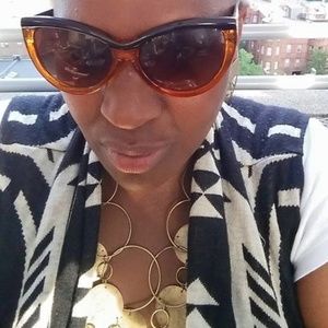 Meet your Posher, Marisa