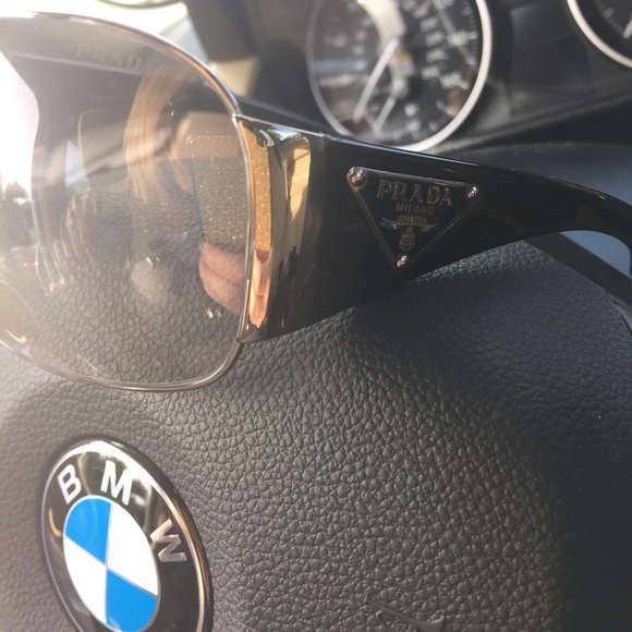 Prada shades 😎