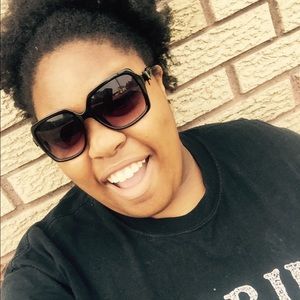 Meet your Posher, Karyl