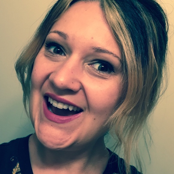 Meet The Posher, Kara! - Picture 2 of 4