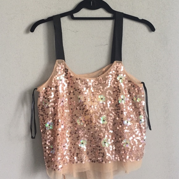 Floral embroidered TOP! - Picture 1 of 4